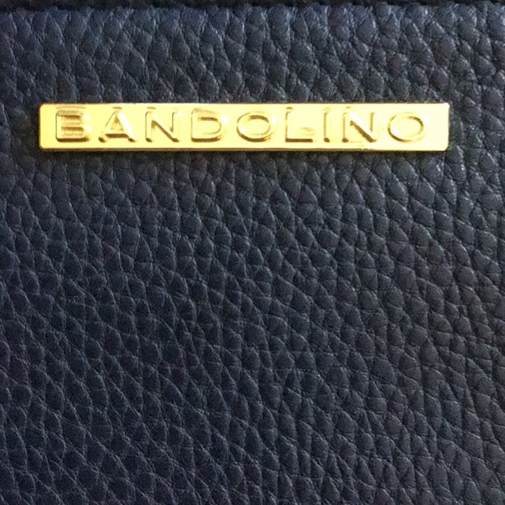 Leather Navy Bandolino wristlet - Picture 2 of 5